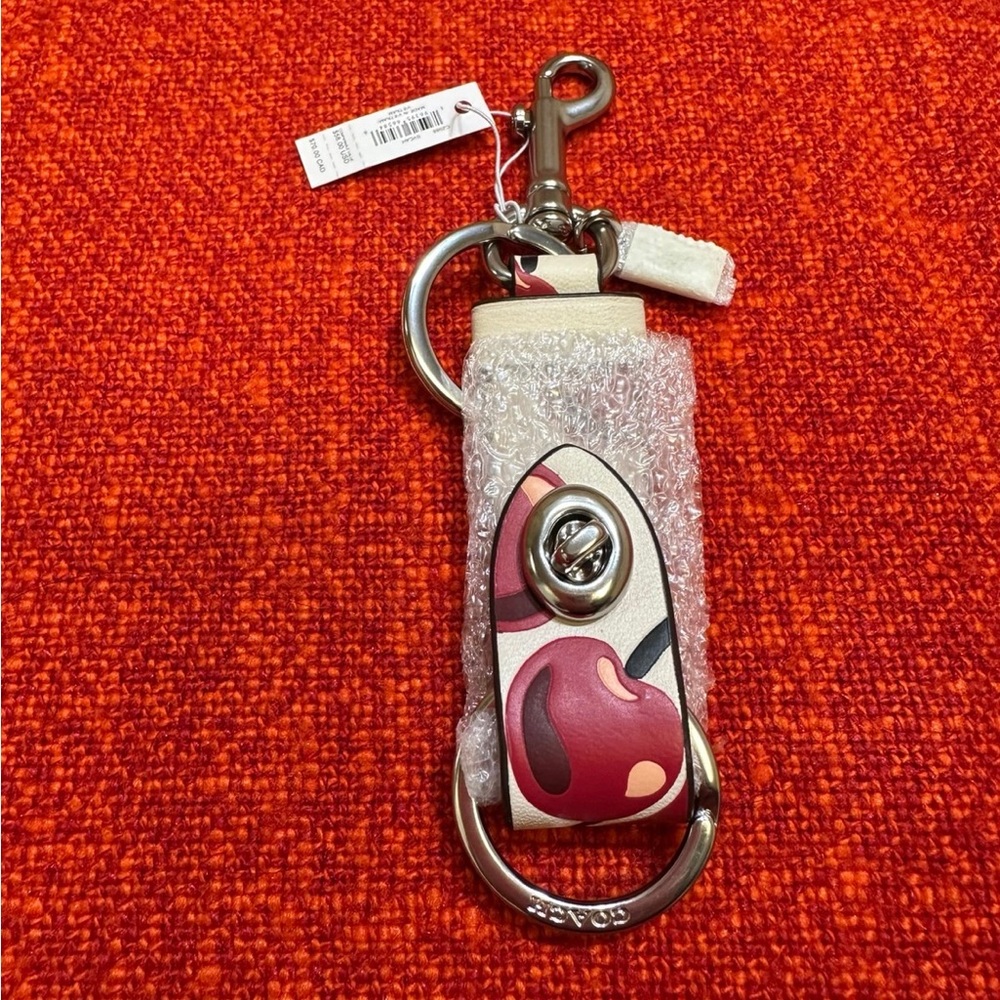 ❤️❤️❤️Authentic Coach Cherry bag charm ❤️❤️❤️ - Picture 4 of 11